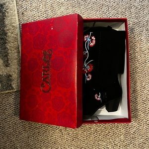 Carlos Santana floral embroidered boots (black) size 8